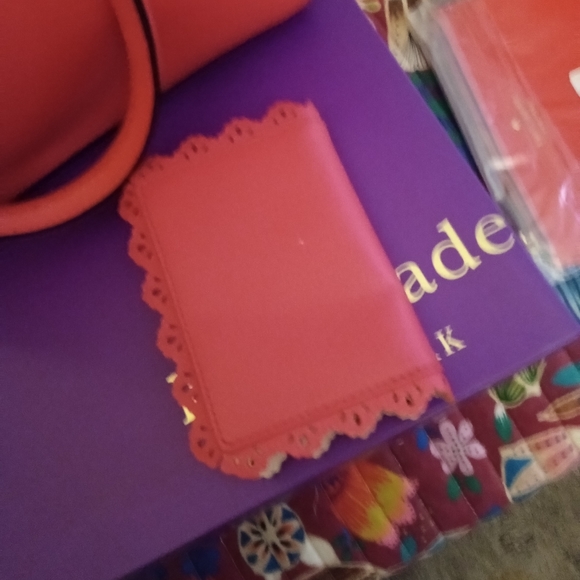 NWOT KATE SPADE ROOMY CROSSBODY SATCHEL - Picture 5 of 8